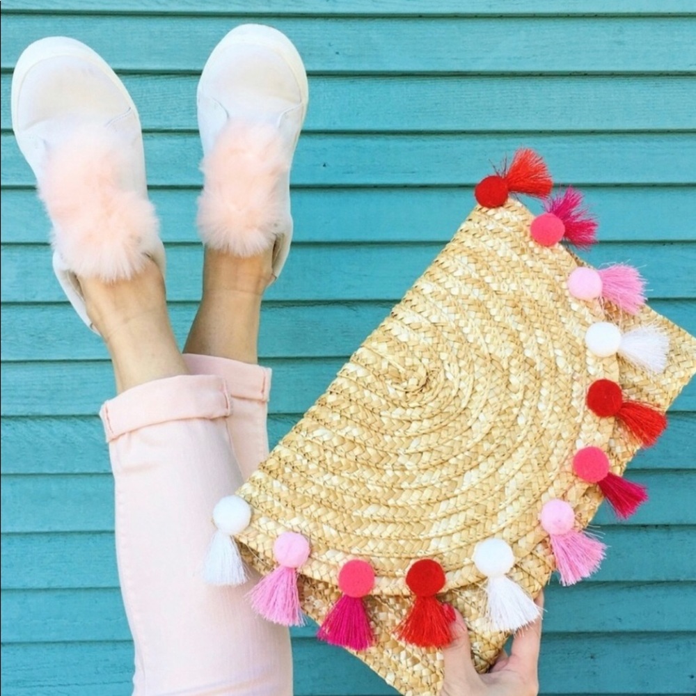 New Pom Pom Straw Clutch Bag